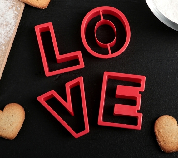 Форма для печенья "Надпись LOVE"
